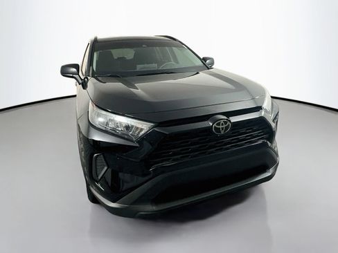 Used 2021 Toyota RAV4 LE FWD image 1