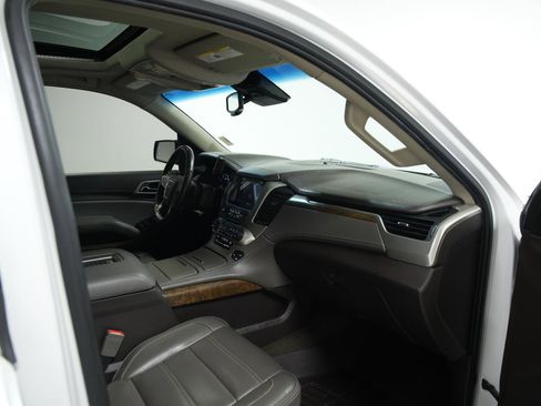 Used 2019 GMC Yukon XL Denali w/ Denali Ultimate Package image 22