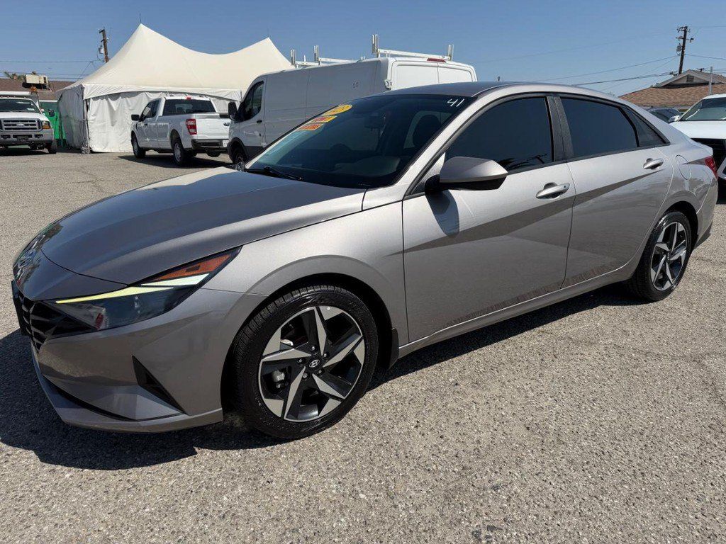 Used 2023 Hyundai Elantra SEL w/ Convenience Package FWD image 12