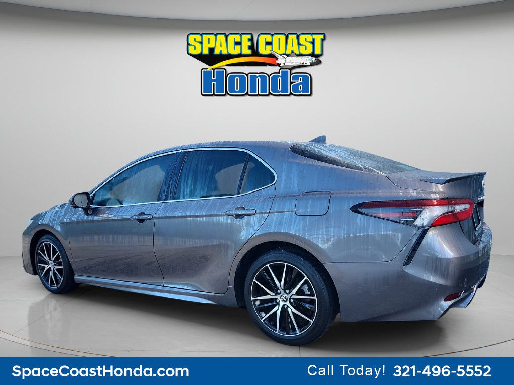 Used 2024 Toyota Camry SE w/ Convenience Package FWD image 5