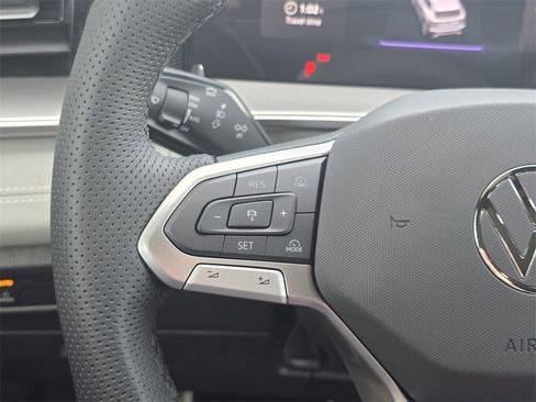 New 2026 Volkswagen Tiguan SE R-Line image 9