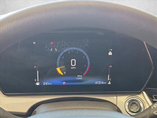 Used 2025 Chevrolet Trax LT FWD image 14