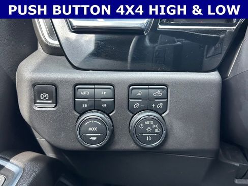 Used 2022 Chevrolet Silverado 1500 LT Trail Boss w/ LT Trail Boss Premium Package AWD/4WD image 18
