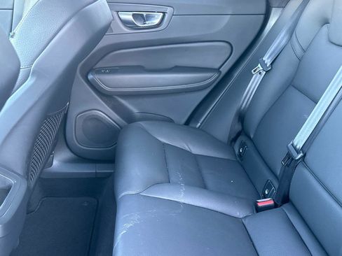 Used 2025 Volvo XC60 B5 Plus image 13