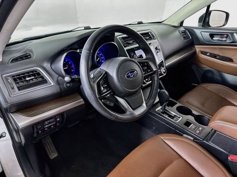 Used 2019 Subaru Outback 3.6R Touring AWD/4WD image 9