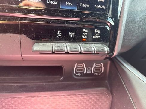 Used 2023 RAM 1500 Big Horn AWD/4WD image 18
