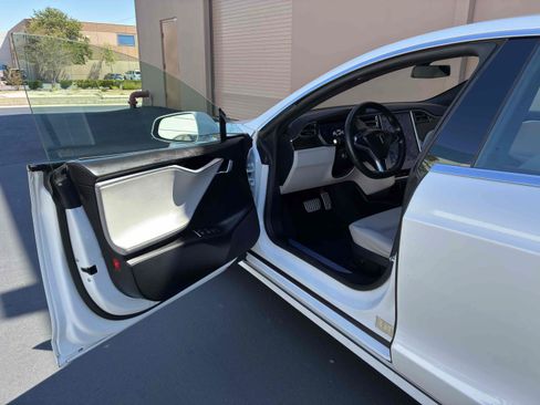 Used 2016 Tesla Model S 90D AWD/4WD image 34