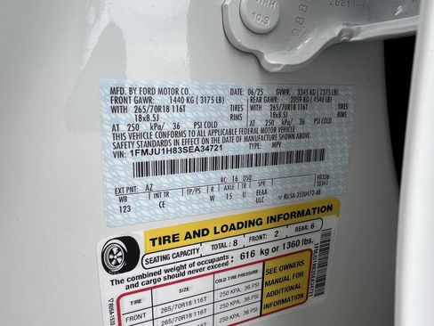 Used 2025 Ford Expedition Active image 57