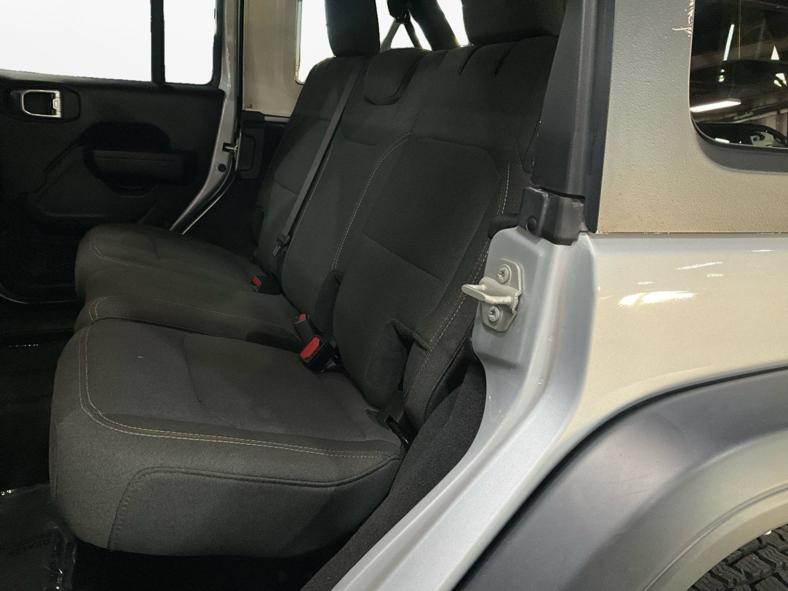 Used 2024 Jeep Wrangler Unlimited Sport AWD/4WD image 15