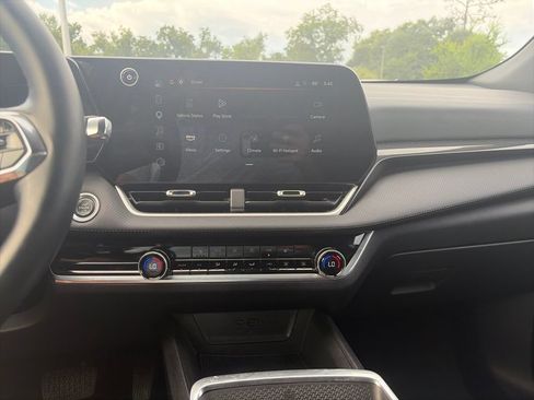 Used 2025 Chevrolet Equinox LT w/ Convenience Package II FWD image 21