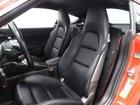 Used 2017 Porsche 718 Cayman S image 3