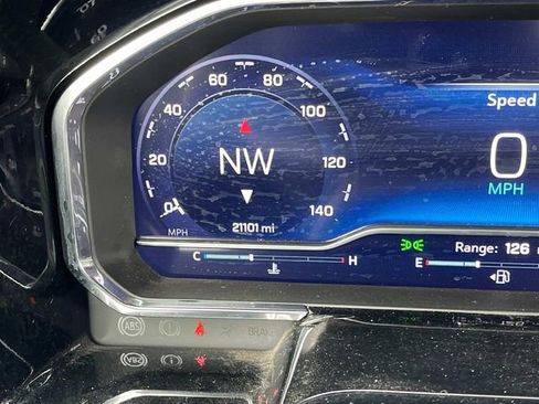 Used 2024 Chevrolet Silverado 1500 LT image 39