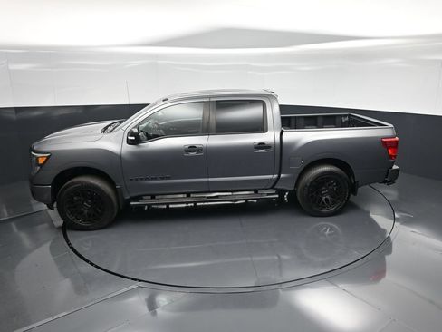 Used 2019 Nissan Titan SV w/ SV Convenience Package RWD image 44