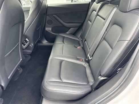 Used 2020 Tesla Model Y Long Range image 21