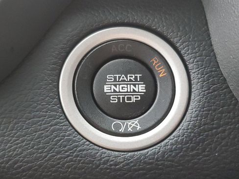 Used 2024 RAM 2500 Big Horn w/ Safety Group image 20