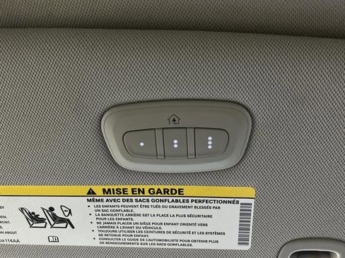 Used 2023 Chrysler Pacifica Limited image 27