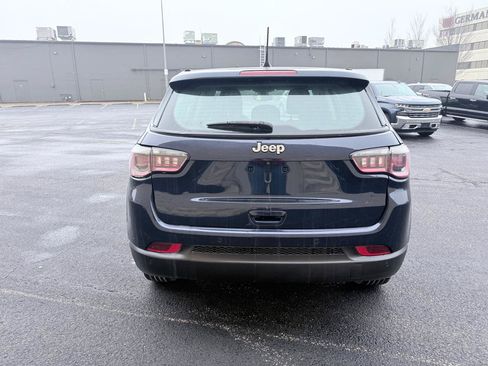 Used 2019 Jeep Compass Sport w/ Tech Group FWD image 4