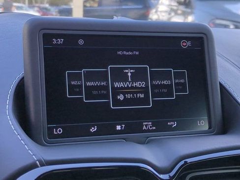 Used 2021 Aston Martin V8 Vantage Coupe image 16