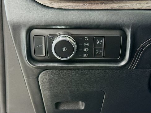 Used 2023 Ford Explorer Platinum w/ Technology Package AWD/4WD image 11