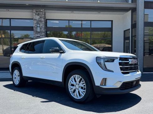Used 2024 GMC Acadia Elevation AWD/4WD image 3