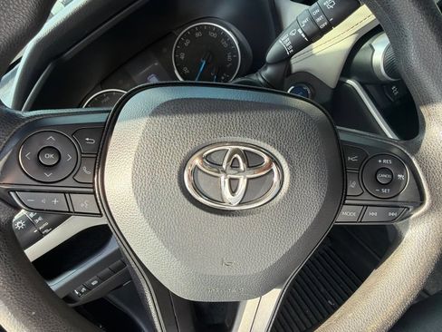 Used 2022 Toyota RAV4 XLE w/ Convenience Package AWD/4WD image 12
