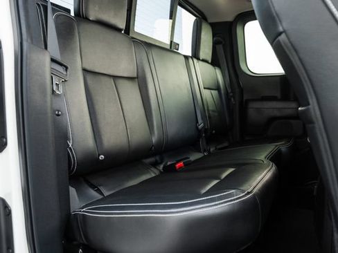 Used 2018 Nissan Titan PRO-4X w/ Pro-4x Convenience Package AWD/4WD image 79