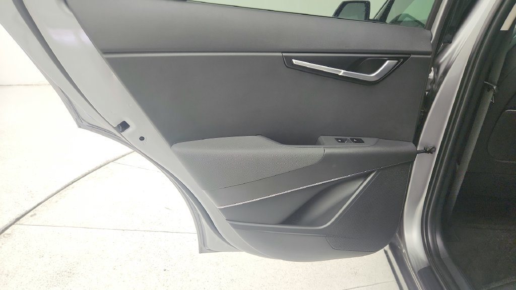 Used 2024 Kia Niro EX w/ EX Cold Weather Package FWD image 25