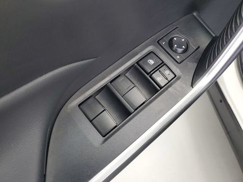 Used 2021 Toyota RAV4 XLE FWD image 21