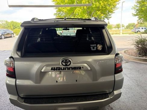 Used 2016 Toyota 4Runner SR5 AWD/4WD image 6