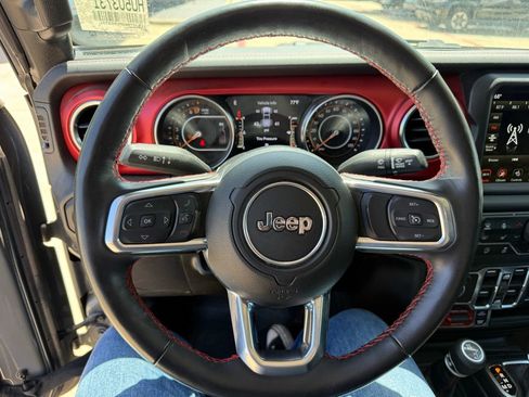 Used 2023 Jeep Gladiator Rubicon w/ LED Lighting Group AWD/4WD image 11