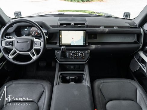 Used 2023 Land Rover Defender 130 SE AWD/4WD image 12