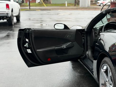 Used 2006 Chevrolet Corvette Convertible w/ Preferred Equipment Group image 17