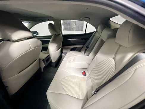 Used 2018 Toyota Camry SE w/ Moonroof Package FWD image 25