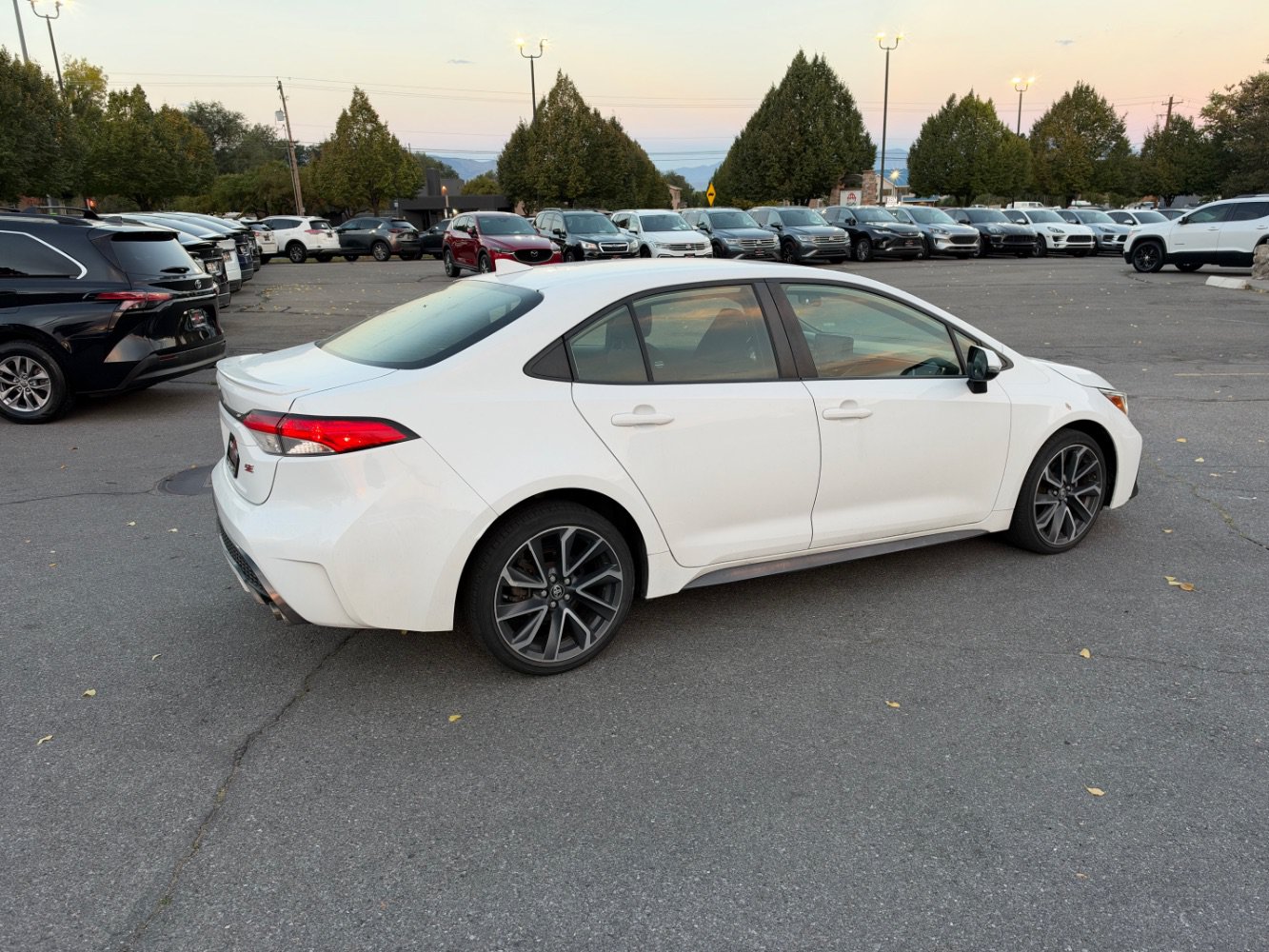 Used 2022 Toyota Corolla SE FWD image 5
