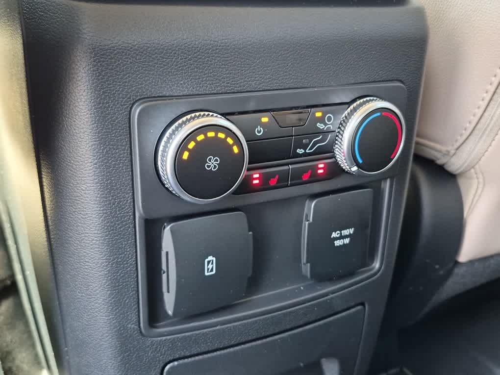 Used 2024 Ford Explorer Limited w/ Limited Technology Package RWD image 9