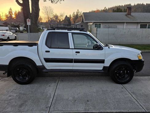 Used 2004 Ford Explorer Sport Trac XLT image 4