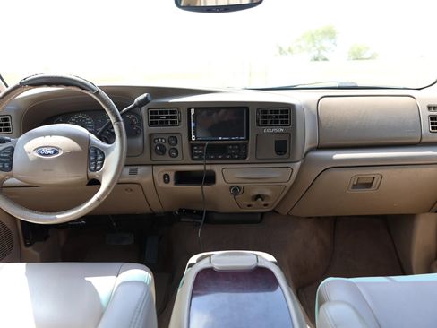 Used 2004 Ford Excursion Limited AWD/4WD image 33