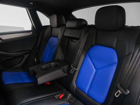 Used 2025 Porsche Macan image 43