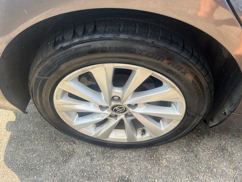 Used 2024 Toyota Camry LE FWD image 11