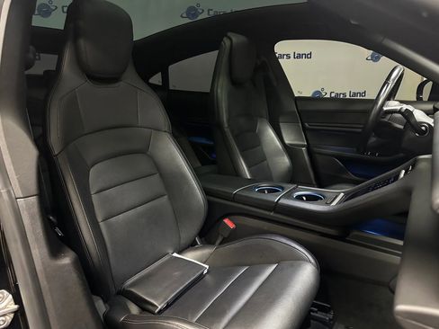 Used 2021 Porsche Taycan image 25