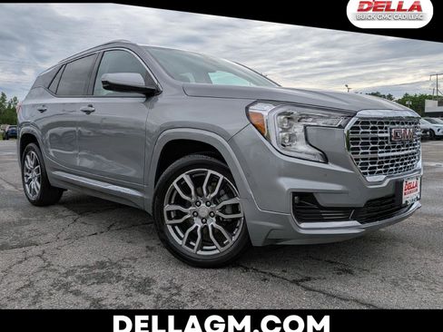 Used 2024 GMC Terrain Denali w/ Denali Premium Package AWD/4WD image 1