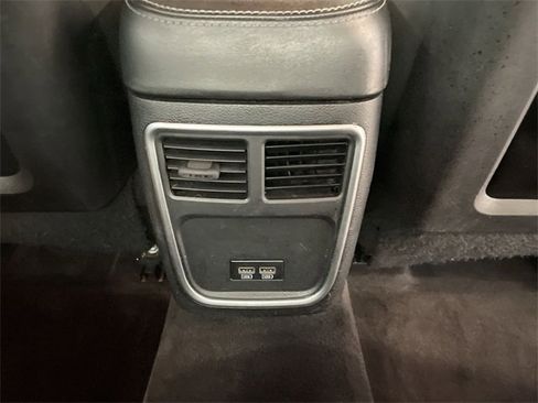 Used 2019 Dodge Charger SXT image 16