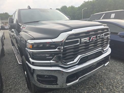 Used 2026 RAM 2500 Big Horn AWD/4WD image 2