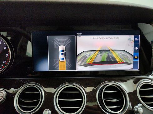 Used 2017 Mercedes-Benz E 300 image 21