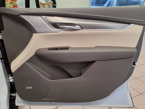 Certified 2025 Cadillac XT5 Premium Luxury w/ Technology Package AWD/4WD image 12