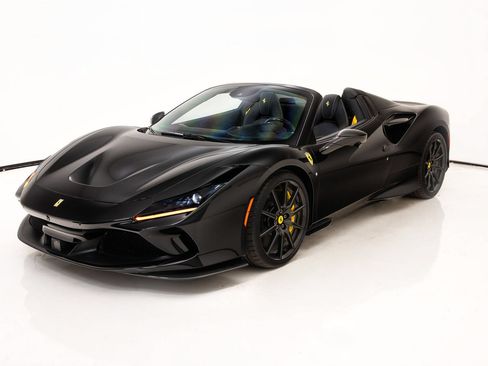 Certified 2022 Ferrari F8 Tributo RWD image 6