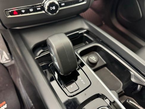 Used 2024 Volvo XC60 B5 Core image 20