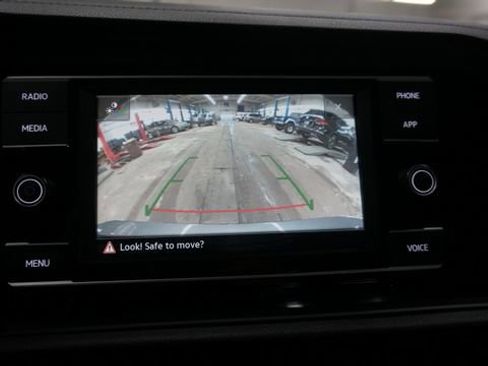 Certified 2023 Volkswagen Jetta SE image 17