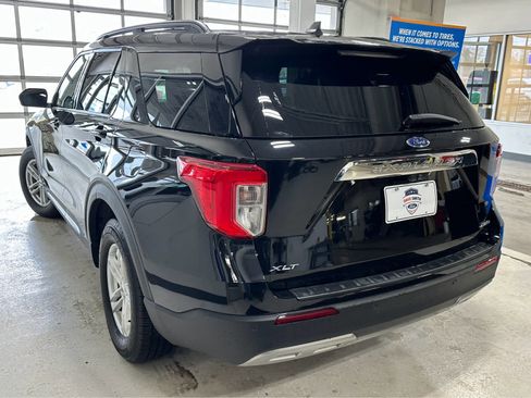 Certified 2022 Ford Explorer XLT w/ Equipment Group 202A image 8