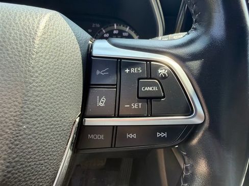 Used 2021 Toyota Highlander XSE AWD/4WD image 31